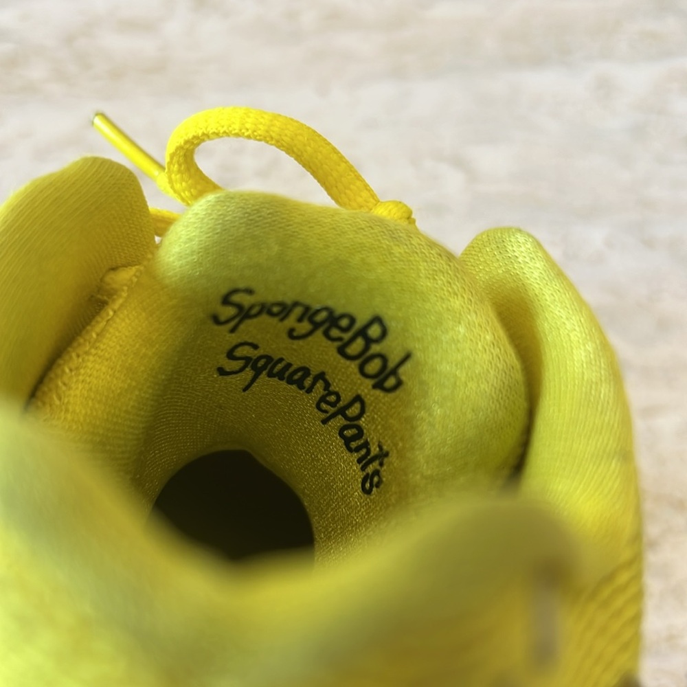 Nike SpongeBob SquarePants yellow 6.5 Big Boy sneaker Kyrie - Picture 9 of 16